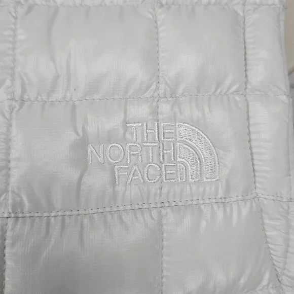 The North Face White Thermoball Eco Lightweight Insulated Full Zip Vest Small - Picture 14 of 16